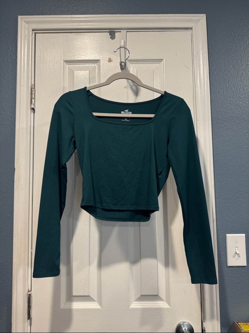 Long Sleeve Scoop Neck Crop Top - Teal
